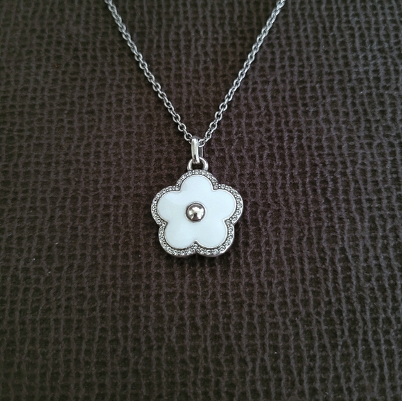Brighton "Dazzling Love"♥️ White Flower🌸 Pendant Necklace - NWT - Picture 2 of 15